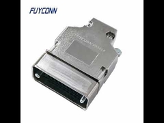 Typ zaciskania Żeńskie 34-pinowe złącze V.35 Złącze kabla z plastikową osłoną